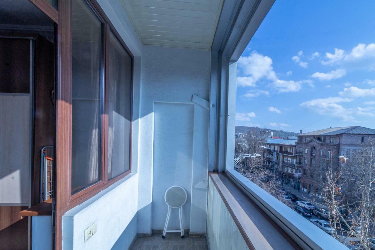 Stay Inn Apartments On 33 Sayat-Nova Avenue Yerevan Exterior photo