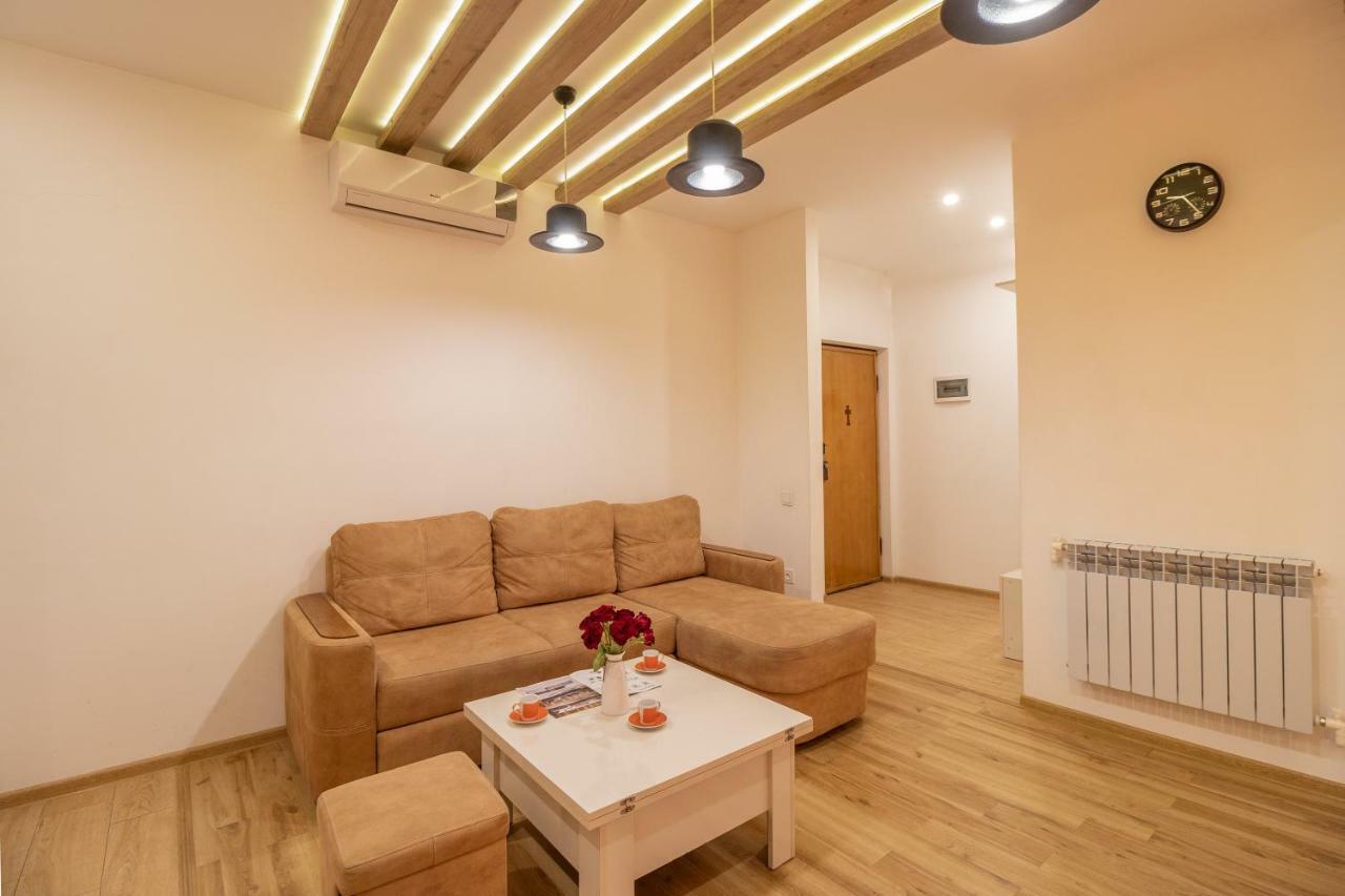 Stay Inn Apartments On 33 Sayat-Nova Avenue Yerevan Exterior photo